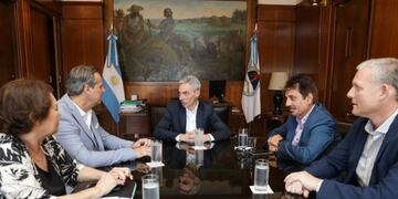 Adán Bahl junto a Mario Meoni