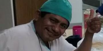 Antonio Gil Yovera trabajaba en la guardia del Hospital de Niños Sor María Ludovica de La Plata y falleció por Covid (Facebook)