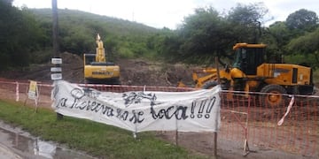 Saldán: las máquinas suspendieron sus actividades de desmonte