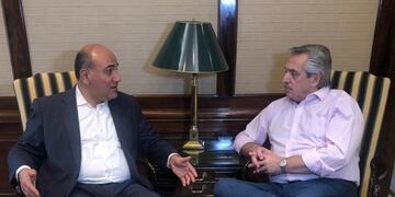 Cierre de campaña: Manzur se reunió con Alberto Fernández\u002E (Twitter @JuanManzurOK)