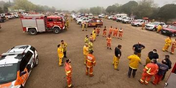 Base de operaciones en el Aeroclub La Cumbre\u002E (Foto: Facebook / Bomberos Voluntarios La Cumbre)\u002E