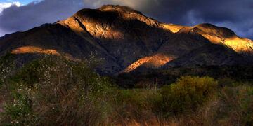 El Cerro Uritorco es conocido a nivel nacional por los relatos de quienes desde allí vieron ovnis.