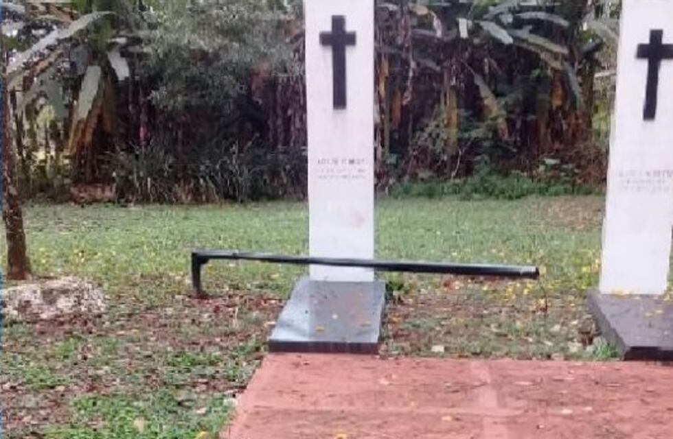 Robaron las luminarias del predio de la tumba de Schwelm, el fundador de Eldorado