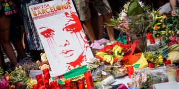 Fotografía tomada el 18/08/2017 en Barcelona, España, a un dibujo de una mujer llorando acompañado de un texto en el que se lee \