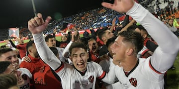 Patronato festejó ante Talleres. Y hubo felicitación de Belgrano... (La Voz).