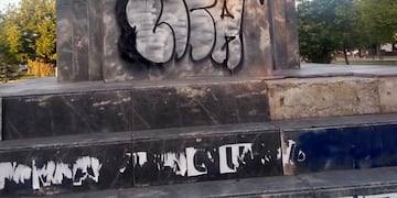 Monumento a San Martín: Entre la falta de civismo de la sociedad y la desidia municipal