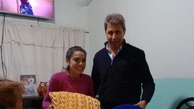 Anabel, la joven artesana que espera un trasplante de pulmón.