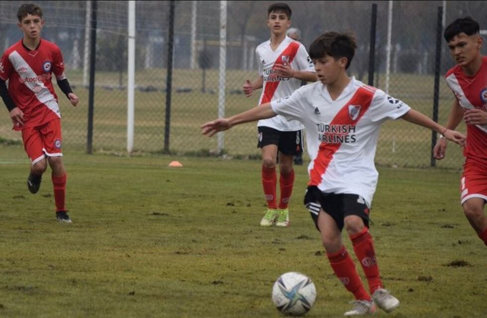 Bautista Bainotti es otro gran futbolista de Arroyito que la rompe en la Novena de River