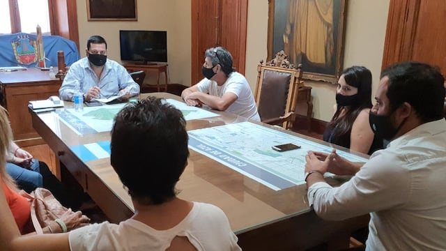 Reunión de artesanos con el municipio