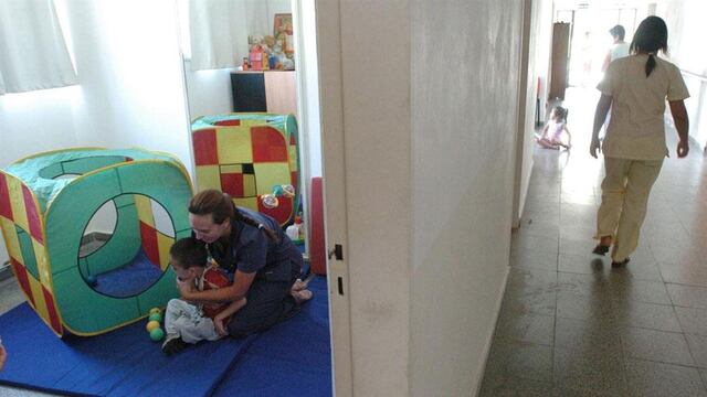 Atención. El tratamiento de niños, jóvenes y adultos es esencial para mejorar su calidad de vida (Martín Baez/Archivo).