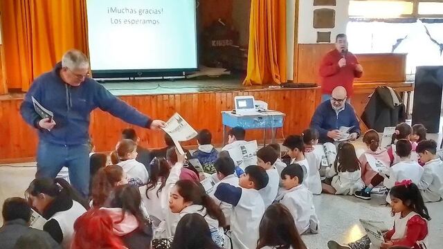 El Archivo Histórico visitó la escuela 24 de Puerto Rosales