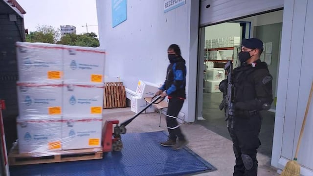 Llegó a Córdoba una nueva partida de vacunas Sinopharm enviada por el Gobierno nacional (@gobdecordoba).