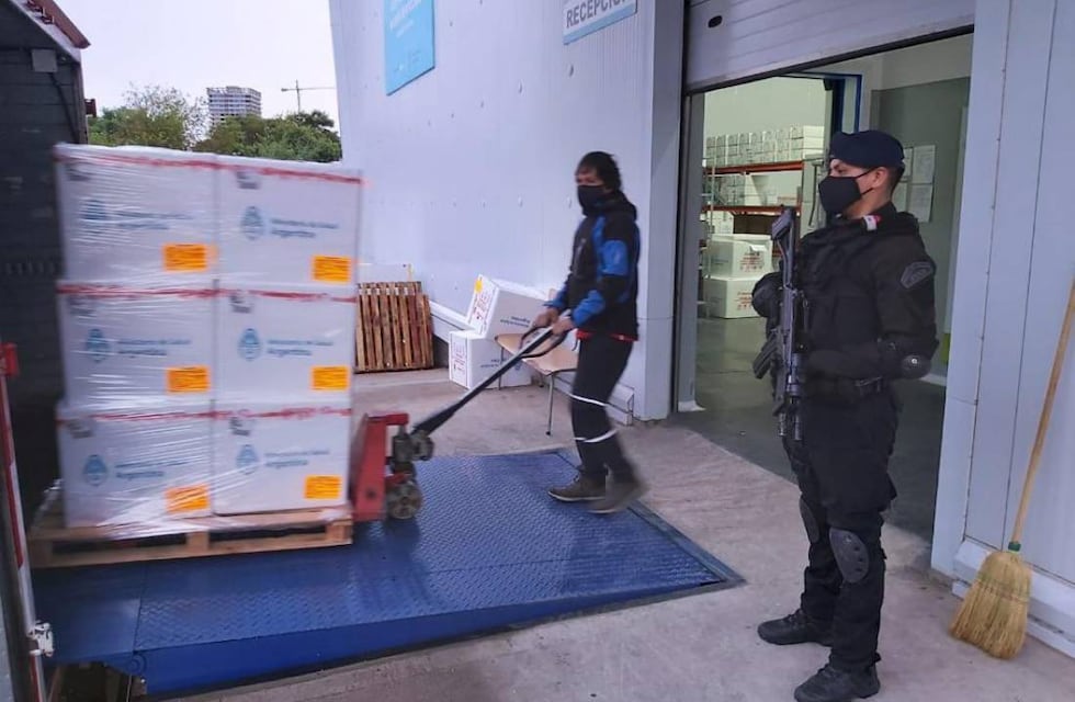 Llegó a Córdoba una nueva partida de vacunas Sinopharm