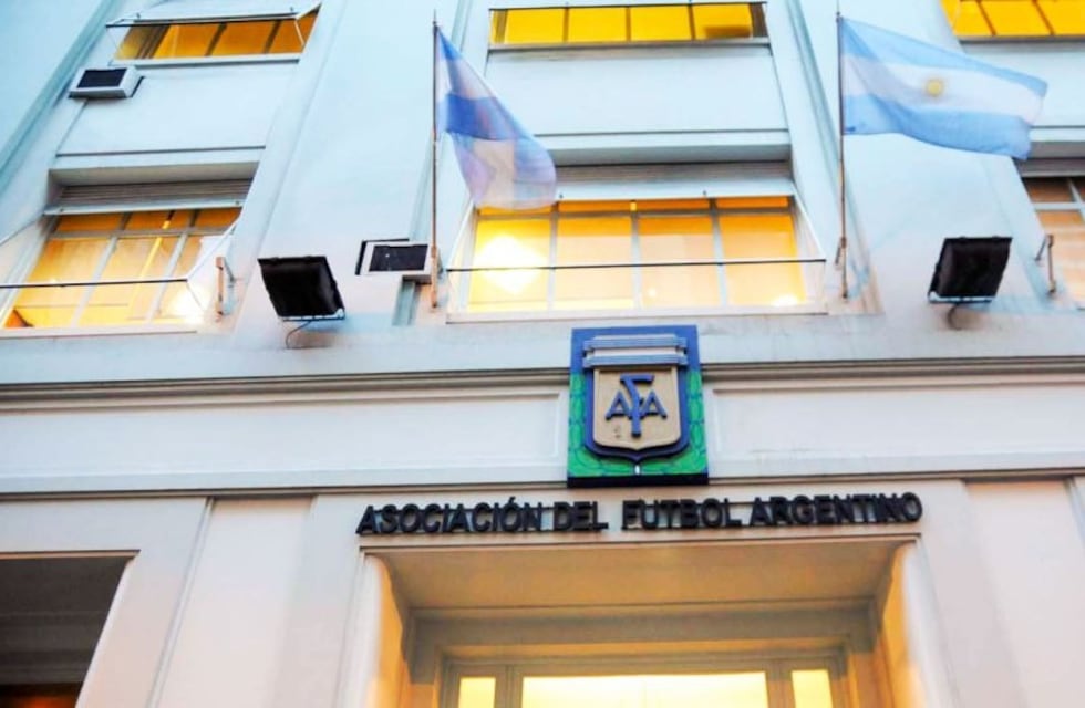 En Argentina habrá 30, pero ¿cuántos equipos tienen las principales ligas del mundo?