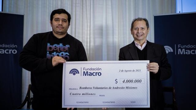 Los Bomberos Voluntarios de Comandante Andresito recibieron donación de la Fundación Banco Macro.