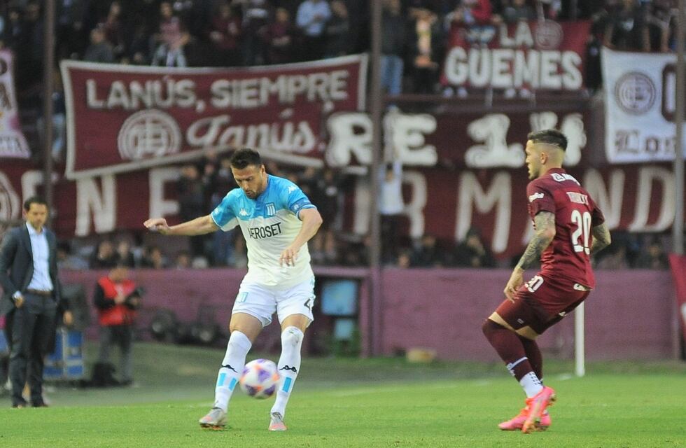 Racing le ganó a Lanús sobre el final y le metió presión a Boca