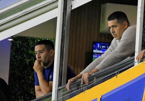 Riquelme en el palco tras la eliminación