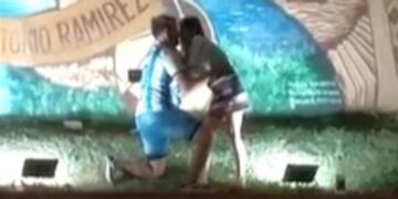 Reinó el amor: en los festejos por la victoria del Mundial, le pidió casamiento a su pareja.