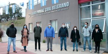 Las autoridades durante una visita informal a las instalaciones del NIDO, en vista de proyectos que ya están en marcha para mejorar la experiencia y la seguridad del parque Belgrano.