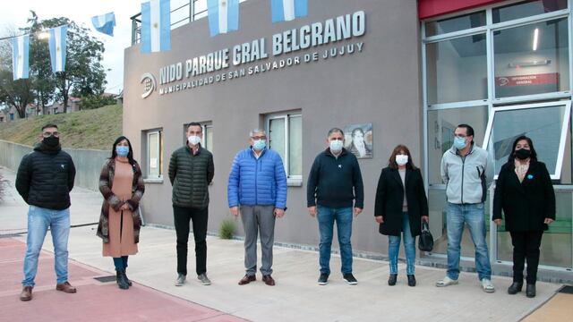 Las autoridades durante una visita informal a las instalaciones del NIDO, en vista de proyectos que ya están en marcha para mejorar la experiencia y la seguridad del parque Belgrano.