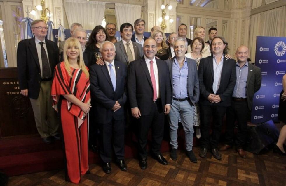 Decanos de facultades y directores de escuelas médicas estuvieron con el gobernador Manzur