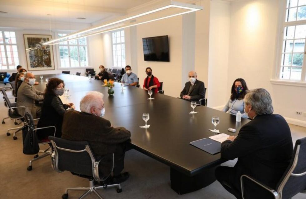 Alberto Fernández se reunió con un grupo de terapistas y trabajadores de la salud
