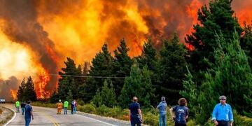 Imagen archivo\u002E Incendio forestal en Chubut\u002E (Foto: La Nueva)