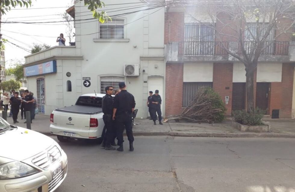 Robó una camioneta y lo atraparon después de un fuerte choque en Echesortu