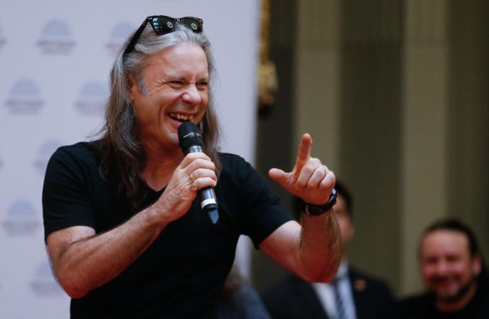 Diputados distinguieron al grupo británico Iron Maiden como "visitantes ilustres"