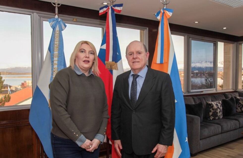 Rosana Bertone se reunió con el Cónsul de Chile en Ushuaia