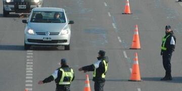 Los operativos viales continuarán durante toda la noche de este domingo\u002E En tanto que para Año Nuevo, se prevé la misma modalidad de controles\u002E
