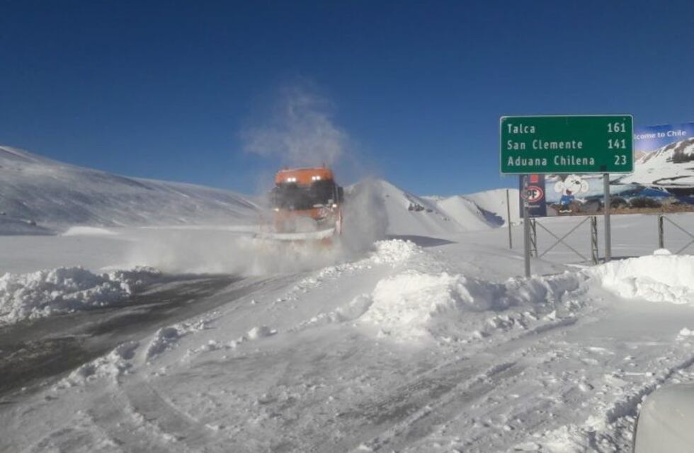 Los pasos fronterizos en Mendoza están cerrados por la nieve