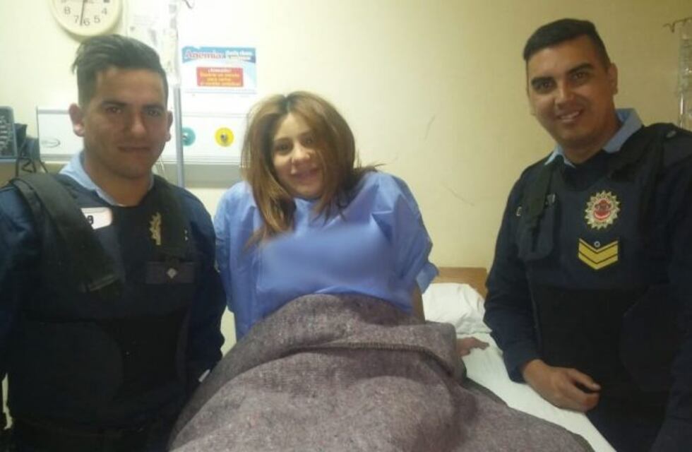 Policías asistieron a una mujer que estaba dando a luz en barrio Ameghino Sur