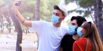 Se permitirían las reuniones sociales para el Día del Padre (APN)
