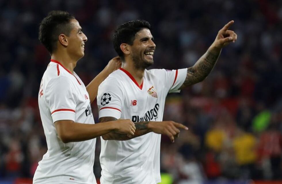 Sevilla venció 2-1 al Spartak Moscú con un gol de Banega y continúa con vida en la Champions