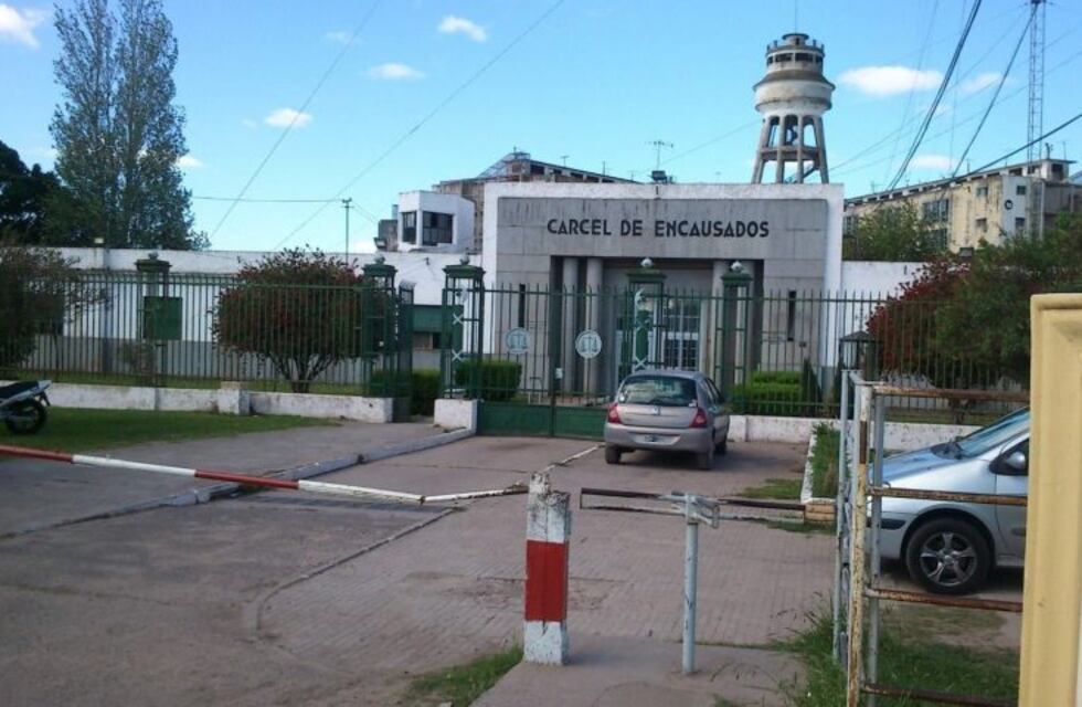 Detienen a un ex penitenciario por robar comida de los presos y venderla de forma particular