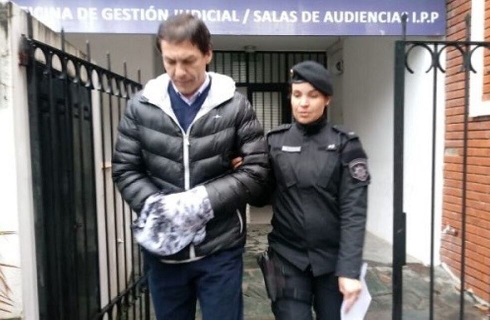 Imputaron a funcionario de Reconquista por amenazar y privar de la libertad a su hijo
