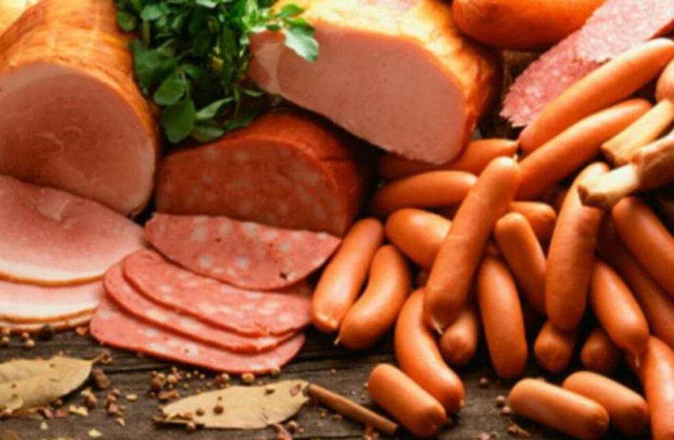 Comer carne procesada aumenta el riesgo de contraer cáncer de mama