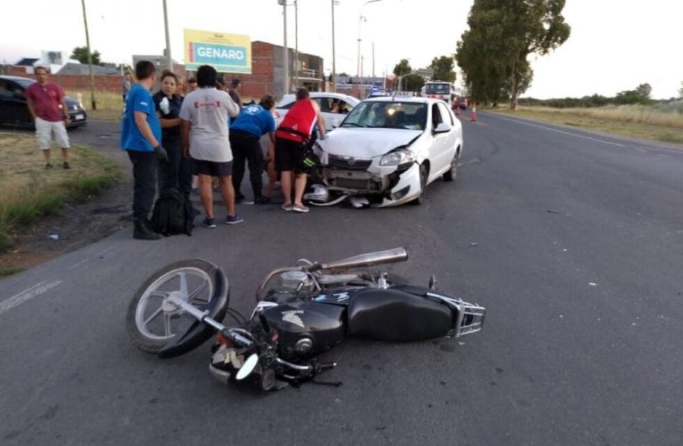 Fuerte accidente en el ingreso a Punta Alta