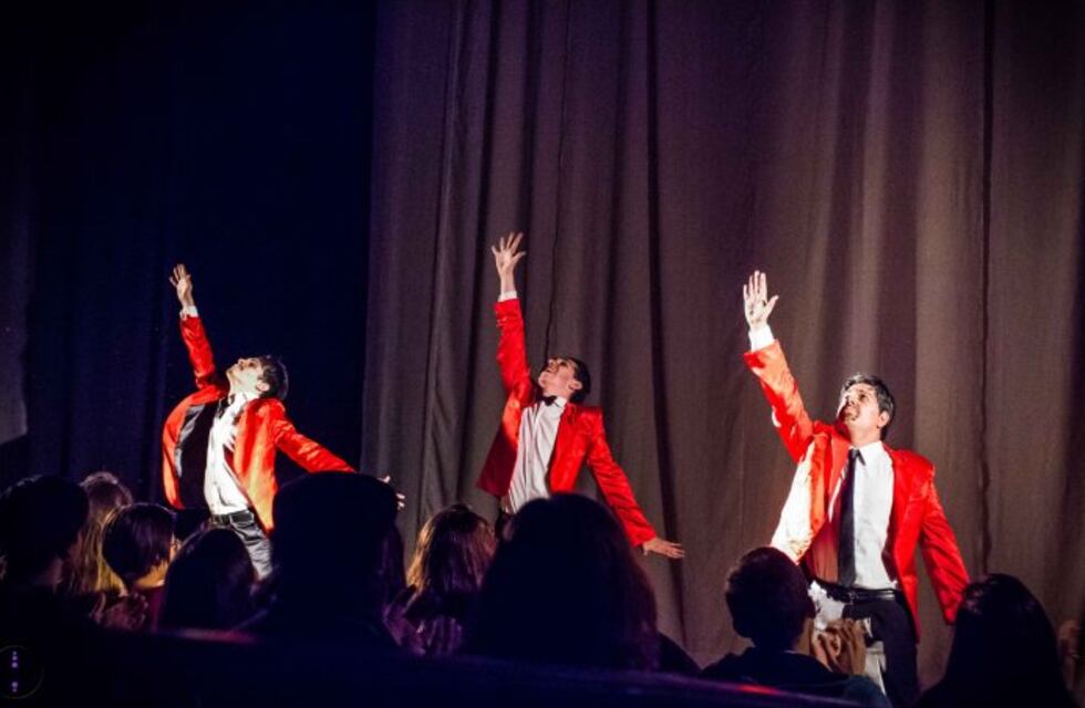 Tres son multitud, de regreso