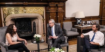 Alberto Fernández intervino la AFI y designó como titular a la presidenta de Justicia Legítima, Cristina Camaño