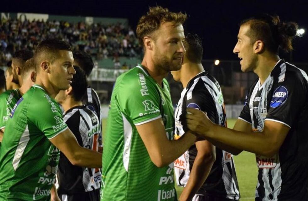 Federal A: Estudiantes sigue en punta y goleó Sportivo Belgrano