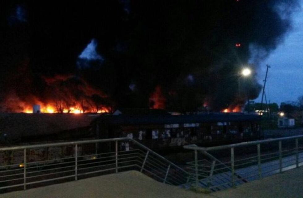 Se incendiaron vagones del Tren Mitre en San Martín
