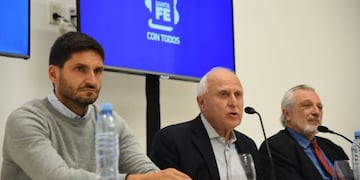 El mandatario estuvo acompañado por los ministros Maximiliano Pullaro y Ricardo Silberstein\u002E (@miguellifschitz)