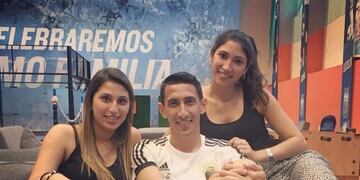 Vanesa y Evelyn Di María visitaron a su hermano antes del partido con Nigeria\u002E (@vane\u002Edimaria)
