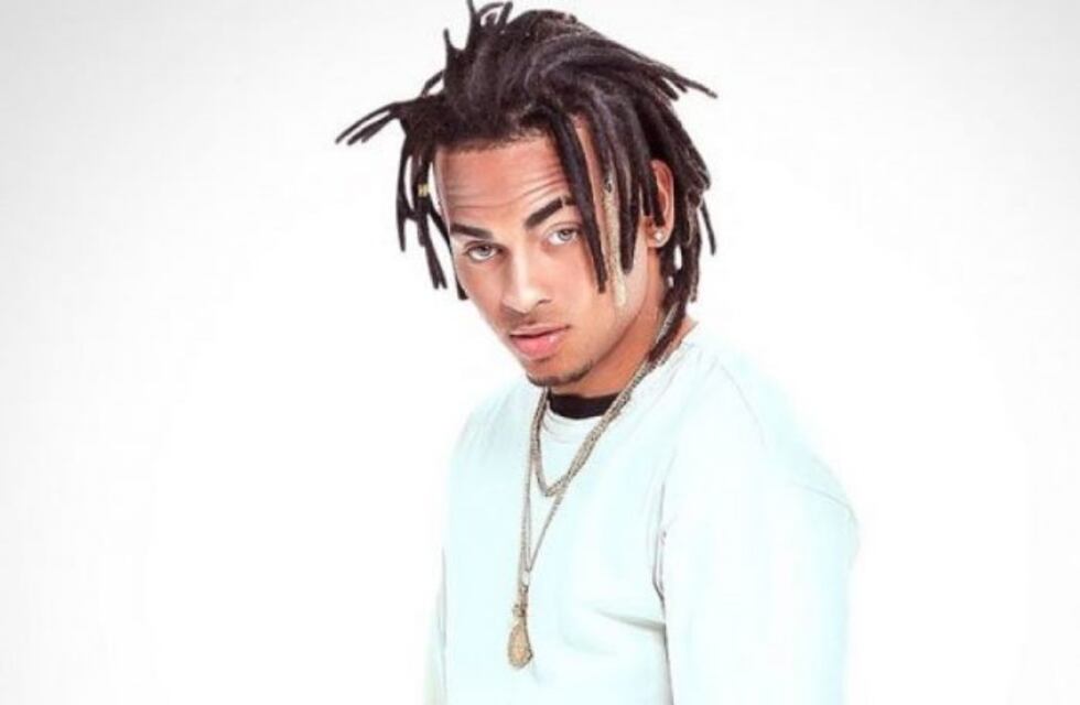 Bomba molotov en el hipódromo y mensaje contra una estrella del reggaetón