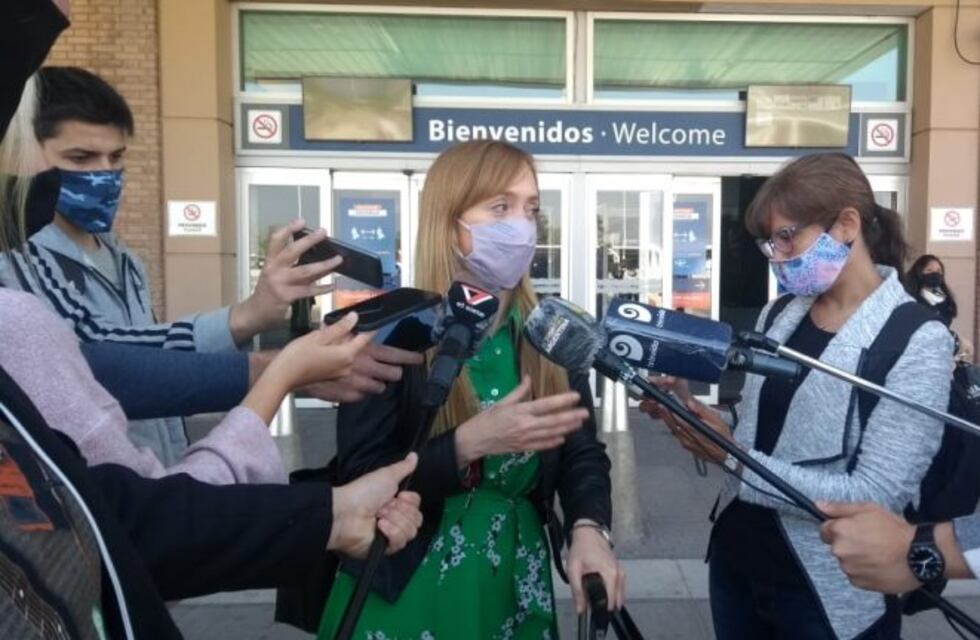 Fernández Sagasti opinó sobre la eliminación del aislamiento al arribar a Mendoza