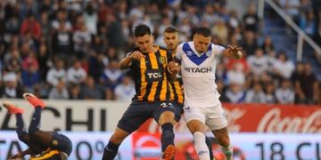 Rosario Central y Vélez Sarsfield se enfrentan por la fecha 19 de la Superliga\u002E (Mario Quinteros)