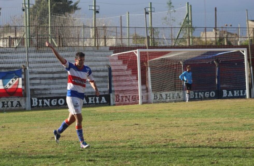 Con dos goles de Trotta, Rosario ganó el primer clásico y se ilusiona