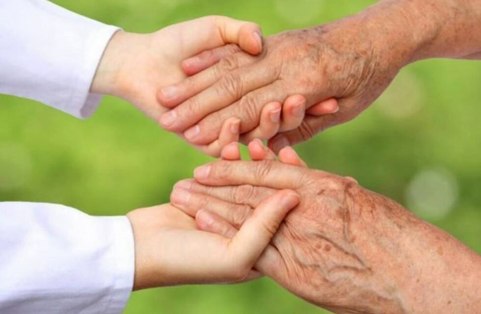 La soledad, principal causa de los llamados en la Atención Telefónica a Mayores